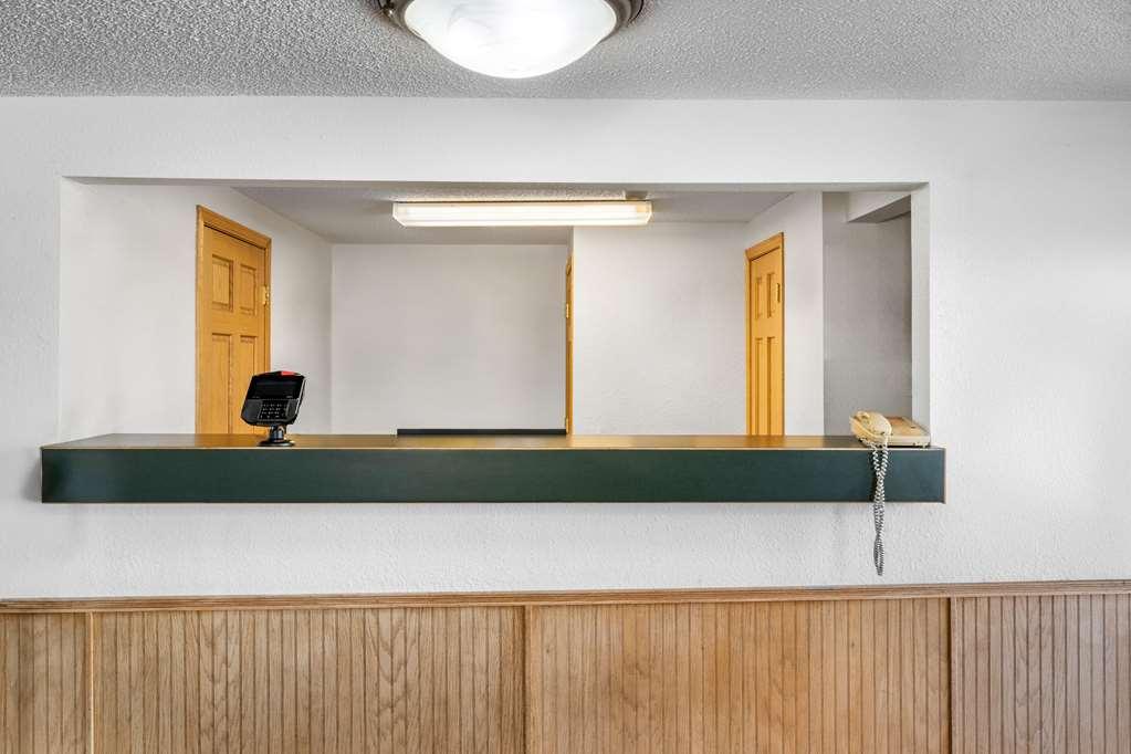 Econo Lodge Miles City Interior photo