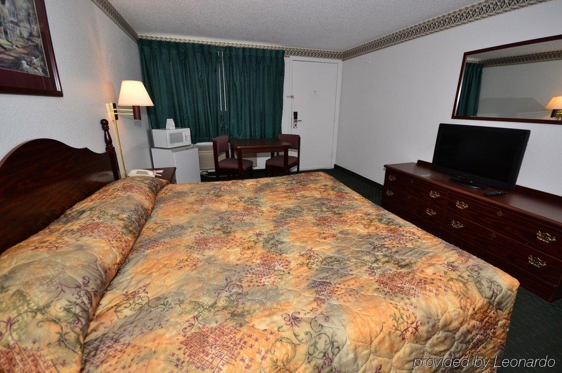 Econo Lodge Miles City Room photo