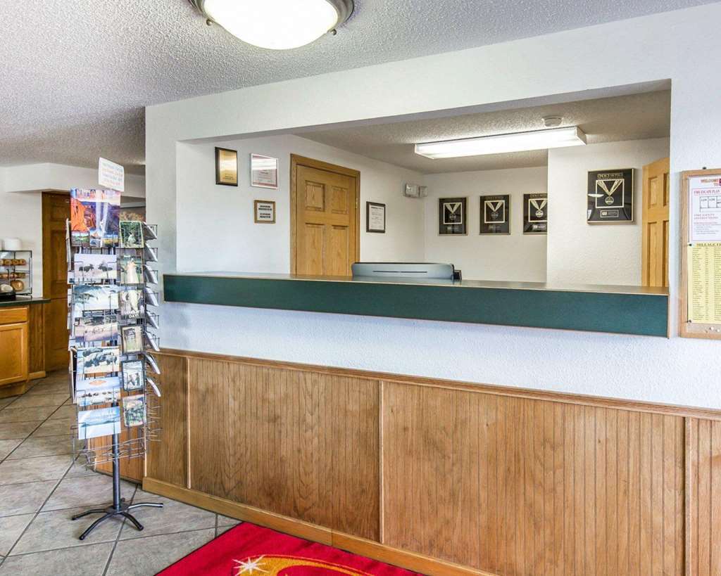 Econo Lodge Miles City Interior photo