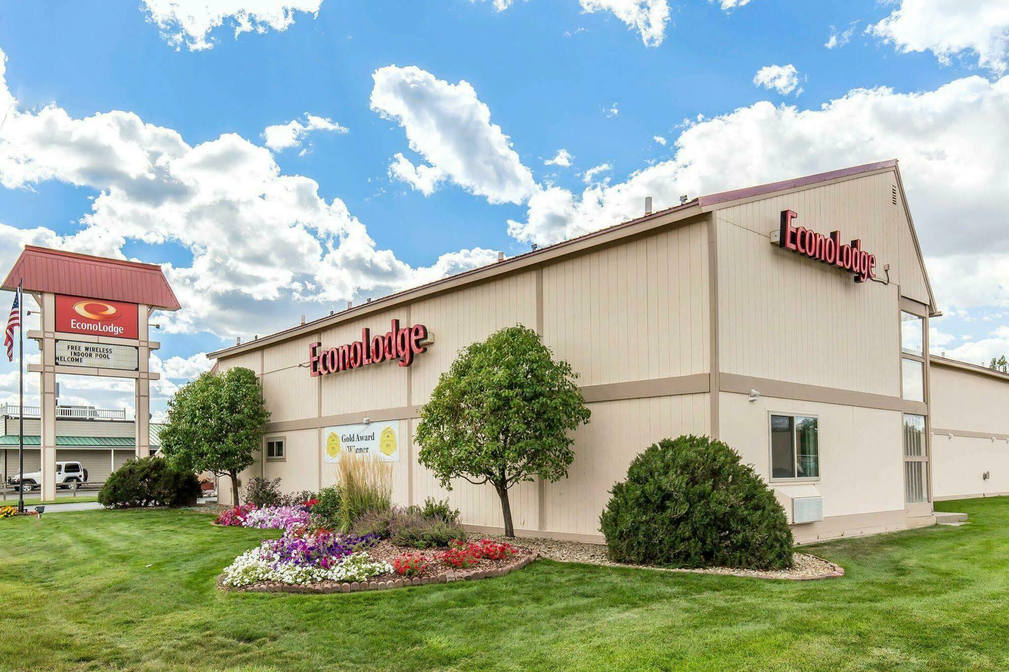 Econo Lodge Miles City Exterior photo