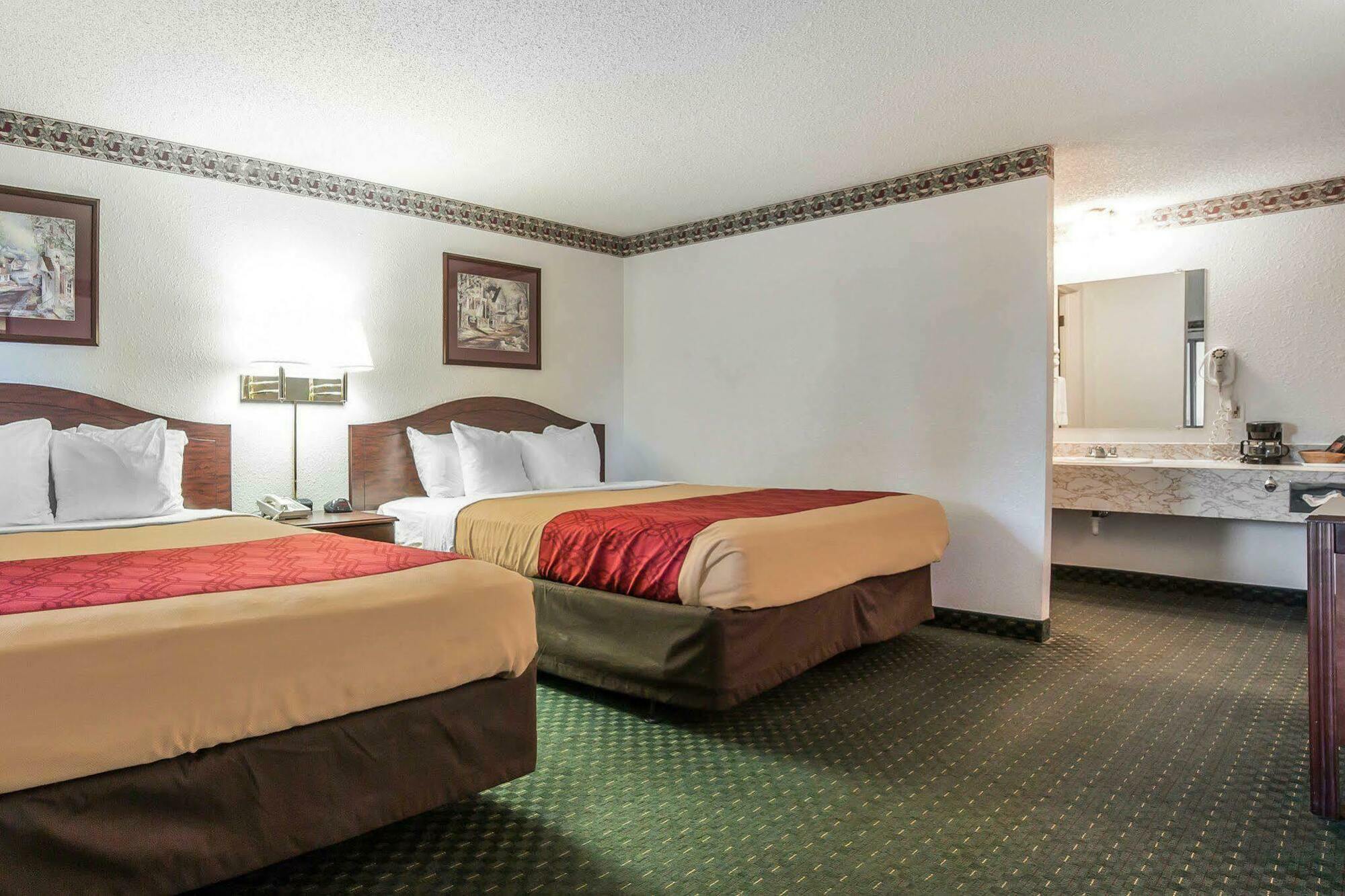 Econo Lodge Miles City Exterior photo