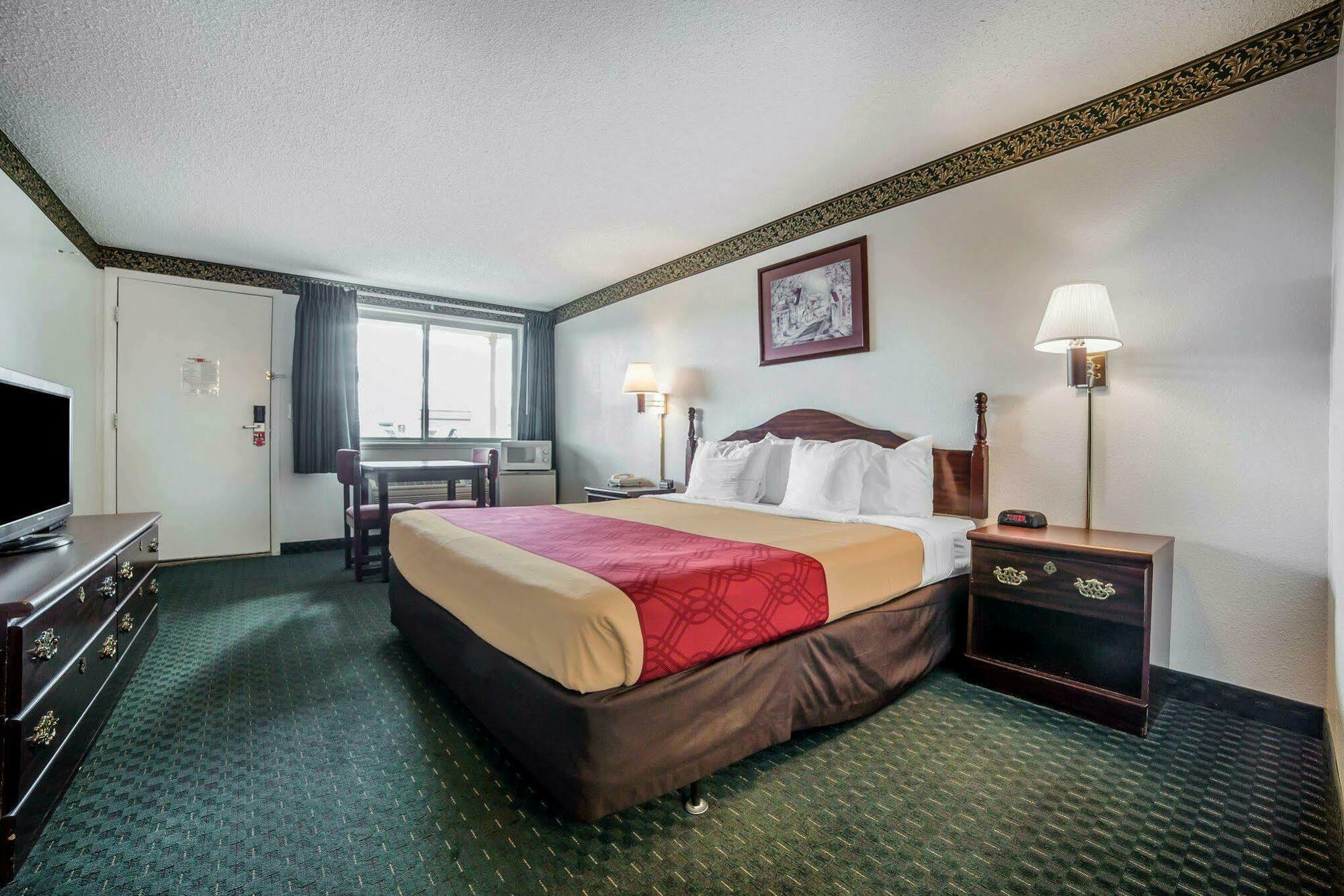 Econo Lodge Miles City Exterior photo