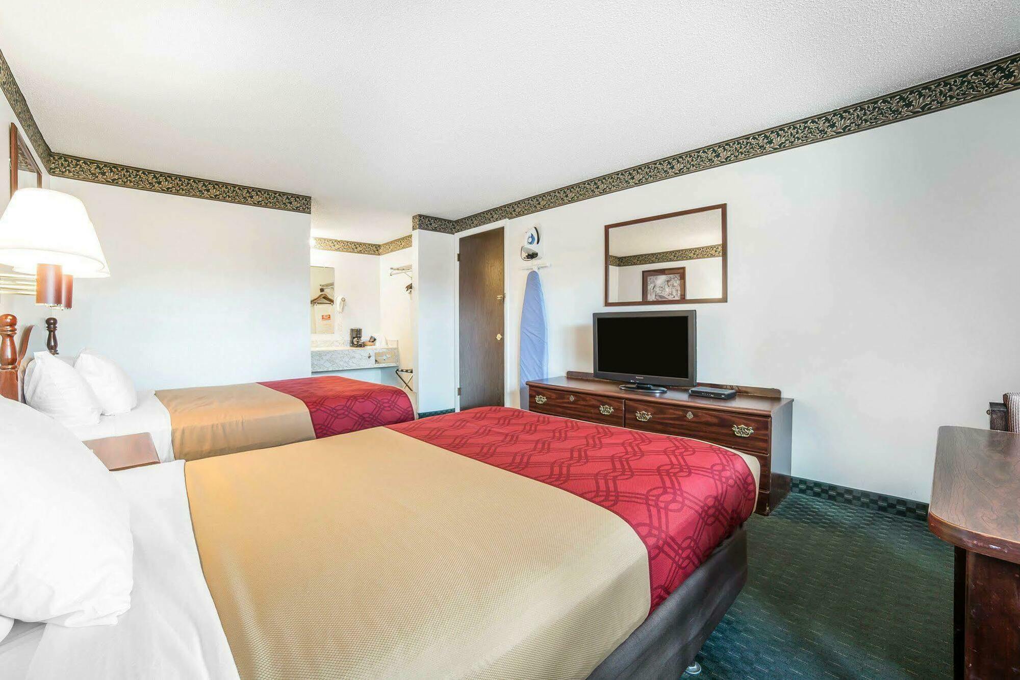 Econo Lodge Miles City Exterior photo